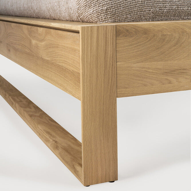 Sael Bed - Solid Walnut/Teak/Oak Wood (Queen)